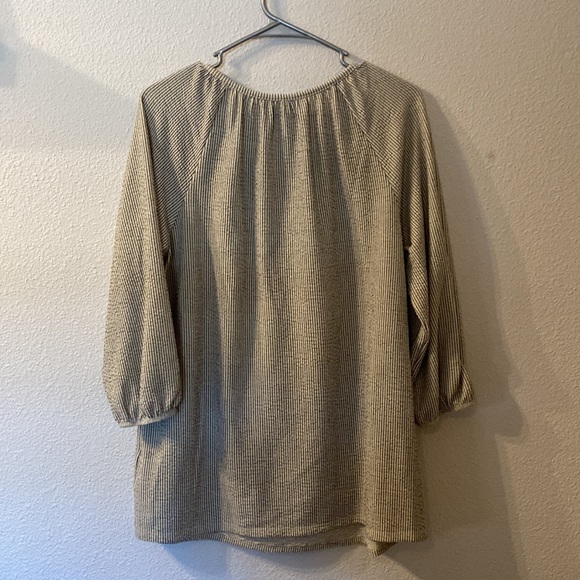 CJ Banks cinched sleeve shirt size X - Picture 5 of 5